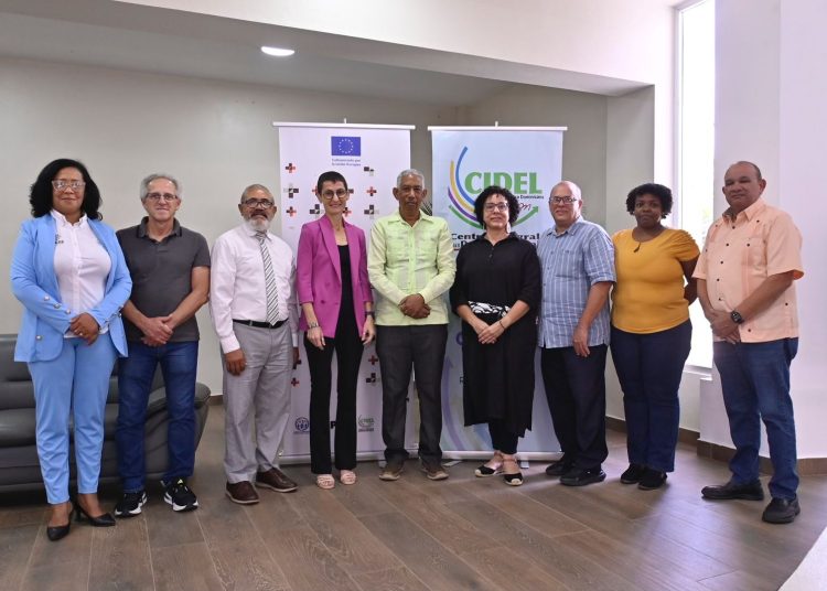 Realizan panel sobre “El futuro del territorio dominicano: Agua, minería y asentamientos humanos”, con Luis Carvajal, de la Academia de Ciencias de la UASD, y Michaela Izzo, junto con mesas de trabajo.