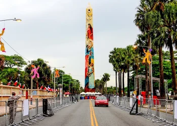 La restricción, que se extenderá hasta las 5:00 am del lunes 24 de marzo, también limitará el tráfico desde el puente flotante, en la avenida Francisco Alberto Caamaño, hasta la avenida Abraham Lincoln.