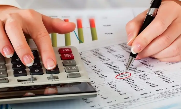 ​De acuerdo con Manuel Vílchez, Gerente General de Alegra.com en República Dominicana, los profesionales del sector han dedicado hasta el 65% de su tiempo a la gestión manual de documentos.- Fuente externa.