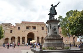 ciudad colonial parque colon