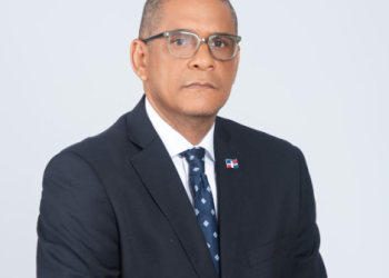 Indicó que estas prácticas han permitido que micro, pequeñas y medianas empresas dominicanas participen en las adquisiciones de uniformes, calzados, alimentos y útiles escolares.