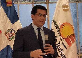 Lo que dijo a continuación generó algunas miradas entre los periodistas: “Hoy quiero, desde el fondo de mi corazón, agradecerles; decirles muchísimas gracias. Gracias por proteger y cuidar la marca de República Dominicana. Gracias por promover todo lo que hacemos”.