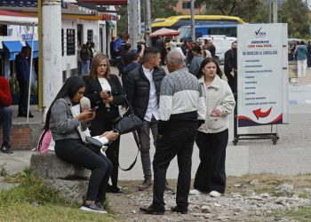 En la noche del domingo, los gobiernos de EE.UU. y Colombia dieron por superada la crisis causada por la decisión del presidente colombiano, Gustavo Petro, de no permitir el ingreso de dos aviones con ciudadanos deportados mientras esas personas no reciban un trato "digno".