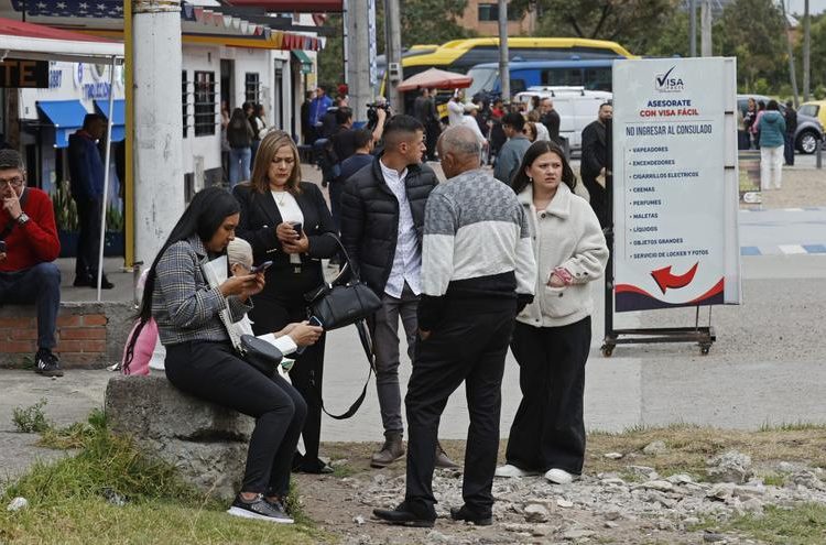 En la noche del domingo, los gobiernos de EE.UU. y Colombia dieron por superada la crisis causada por la decisión del presidente colombiano, Gustavo Petro, de no permitir el ingreso de dos aviones con ciudadanos deportados mientras esas personas no reciban un trato "digno".