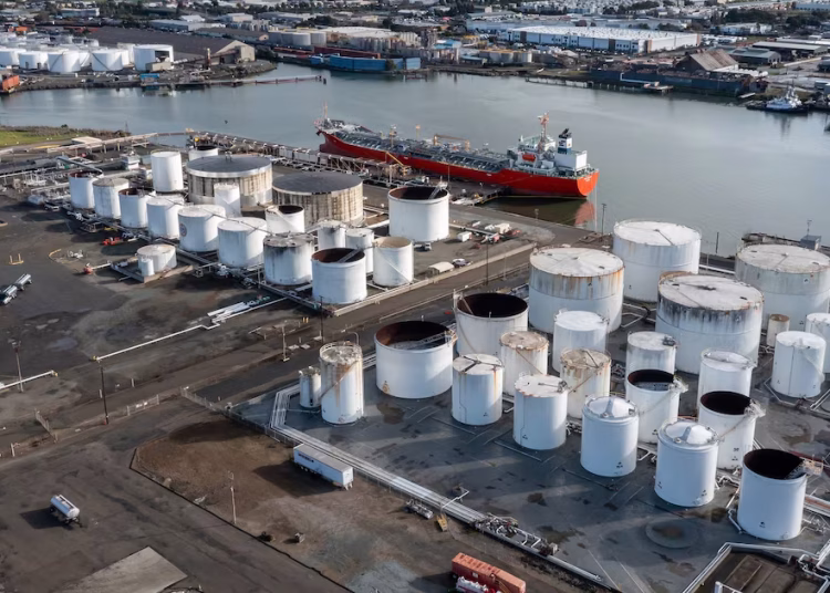 Aumentan los costes del transporte marítimo por el encarecimiento del combustible.