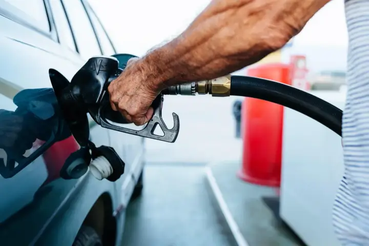 En ese orden, en el período indicado serán subsidiados el Gas Licuado de Petróleo (GLP) en RD$30.63 por galón; el Gasoil Regular por RD$25.32.- Fuente externa.