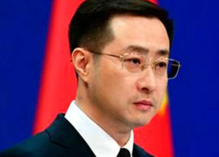 La cartera china ha insistido en emplear los canales de comunicación establecidos entre ambos países para "reforzar el diálogo, gestionar las diferencias y crear un buen entorno para la cooperación comercial y de inversiones".
