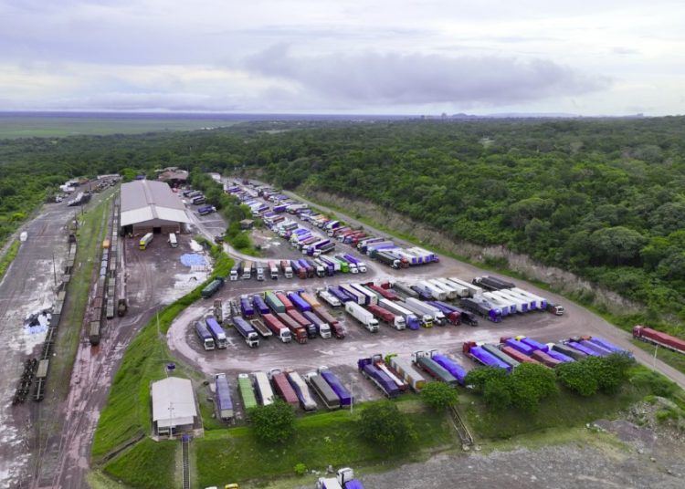 La primera de las rutas propuestas, bautizada como Isla de las Guyanas, prevé la integración física de Brasil con Guyana, Surinam, Venezuela y la Guayana Francesa.