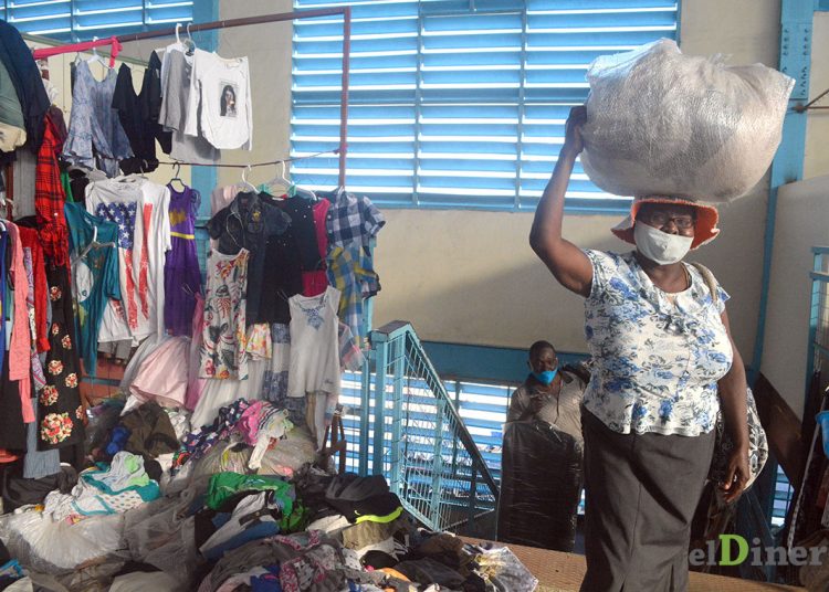 Los haitianos suplen gran parte de su mercado con productos dominicanos adquiridos en la frontera. | Lésther Álvarez