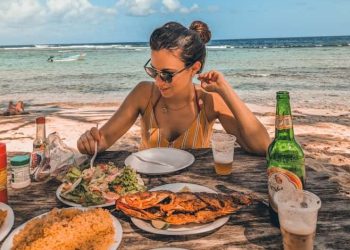 El año pasado, el país recibió a 8,535,742 turistas vía aérea y otros 2,656,305 cruceristas, alcanzando así una “cifra histórica” de 11,192,047 visitantes.