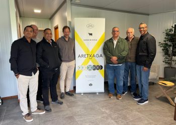 Miguel Laureano estuvo acompañado por Yamel Martín Valera Castillo, Viceministro Administrativo y Financiero, y José Javier Tavares García, Especialista Sectorial, ambos del Ministerio de Economía, Planificación y Desarrollo.