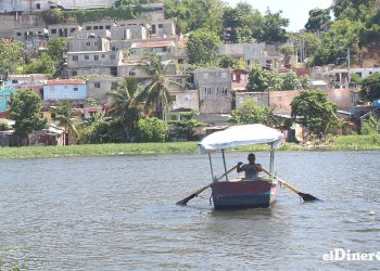 El transporte de pasajeros a ambos lados del río representa la vía más asequible