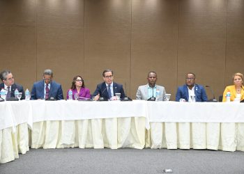 El empresario presenta argumentos ante la comisión de trabajo de la Cámara de Diputados.