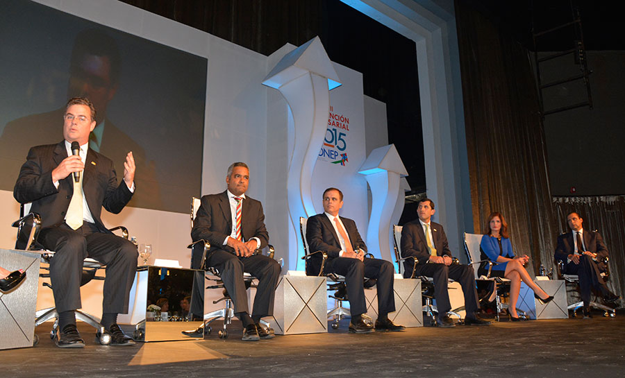 La presentación de las propuestas incluyó un foro con representantes de los sectores empresarial e institucional del país.