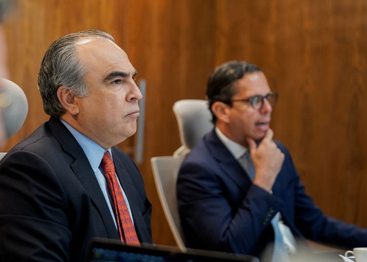 Celso Juan Marranzini y César Dargán, directivos del Conep, expusieron sobre una eventual reforma.