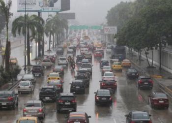 Milton Morrison, director del Intrant, señaló que más de 150,000 conductores han recibido formación obligatoria al renovar o sacar su licencia.