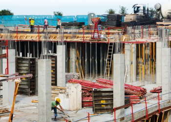 En abril, la construcción volvió a repuntar con un sorprendente 14.9%, pero el pasado mes de mayo retrocedió nuevamente a un negativo 2.7%.