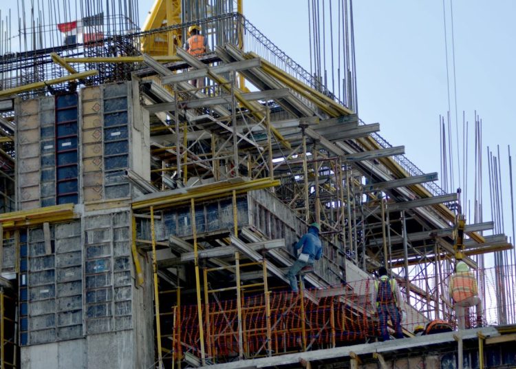 Las principales variaciones mensuales positivas se registraron en las tuberías y piezas de PVC, combustibles, subcontratos de terminaciones, accesorios eléctricos y herramientas.