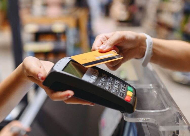 Las estadísticas de la autoridad monetaria detallan que las billeteras Apple Wallet abarcan el 81% del total, al registrar 1,549,924 tarjetas.