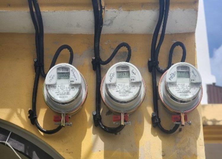 Equipos de medición eléctrica forman parte del debate sobre el modelo de tarifas y generación distribuida.