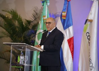 Presidente de Coopseguros, Manuel Gutiérrez Rosario, presenta informe financiero.
