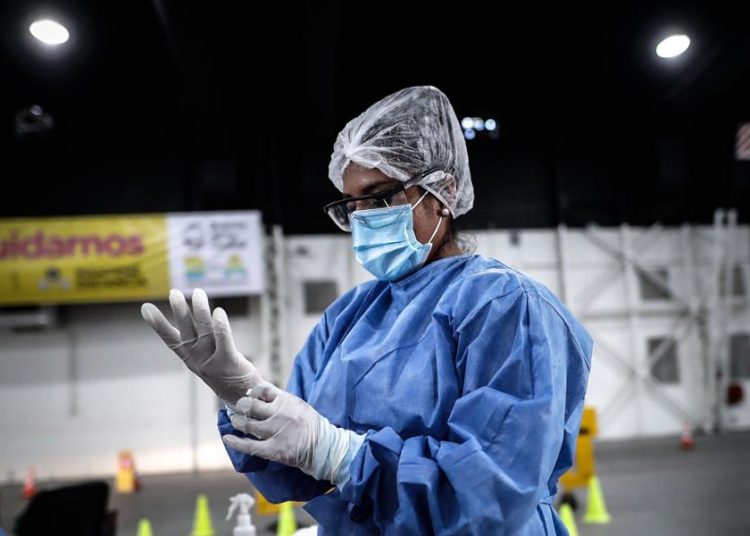 Desde marzo de 2020, Argentina ha registrado 1.690.006 personas con coronavirus, de las cuales 1.484.794 ya se han recuperado y 44.122 fallecieron. | Juan Ignacio Roncoroni, EFE.