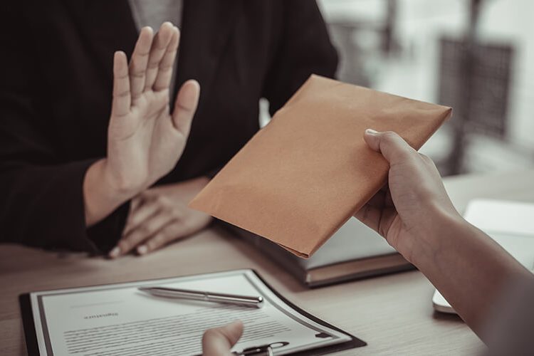 En concreto, Transparencia Internacional considera que "República Dominicana debe acelerar las investigaciones actuales de casos de gran corrupción antes de que se desestimen por incumplir los plazos legales".