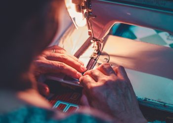 El 76% de los emprendedores de moda declara tener la empresa en las instalaciones de su casa. | Unsplash