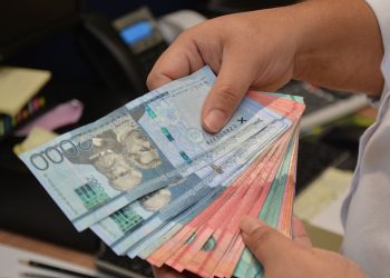 Deudores en República Dominicana en un entorno de mayor control del crédito.