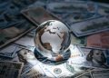 Economías en desarrollo enfrentarían mayores presiones por el aumento de los costos energéticos y financieros.
