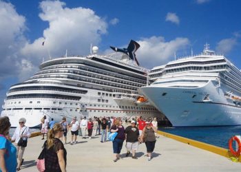 El número de cruceristas decayó durante la pandemia del coronavirus (2020-2021) al registrar 300,000 personas. . Fuente externa.