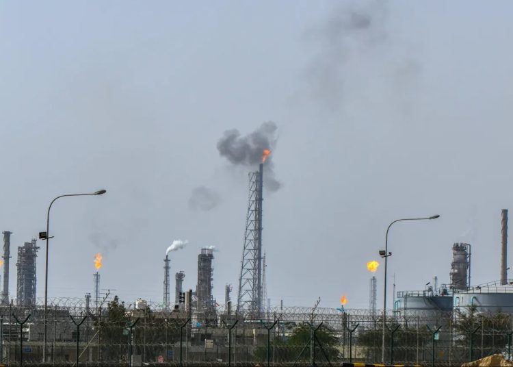 Está previsto que Japón comience a sacar al mercado este jueves sus reservas de petróleo estatales.