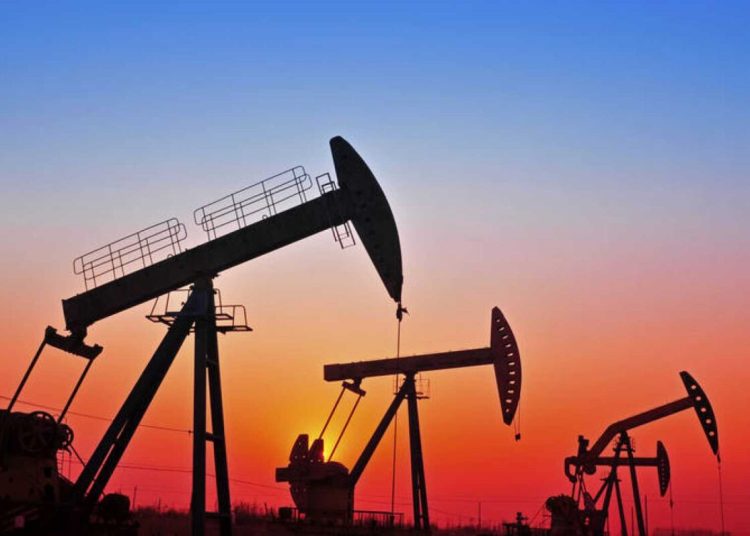 En otros mercados, los contratos de gas natural para entrega en octubre subieron a US$2.25 por mil pies cúbicos y los contratos de gasolina con vencimiento el mismo periodo cayeron a US$1.93 el galón.