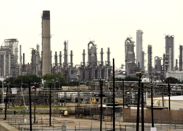 Al término de la sesión, los contratos de futuros para mayo sumaron US$3.46 respecto al cierre anterior.