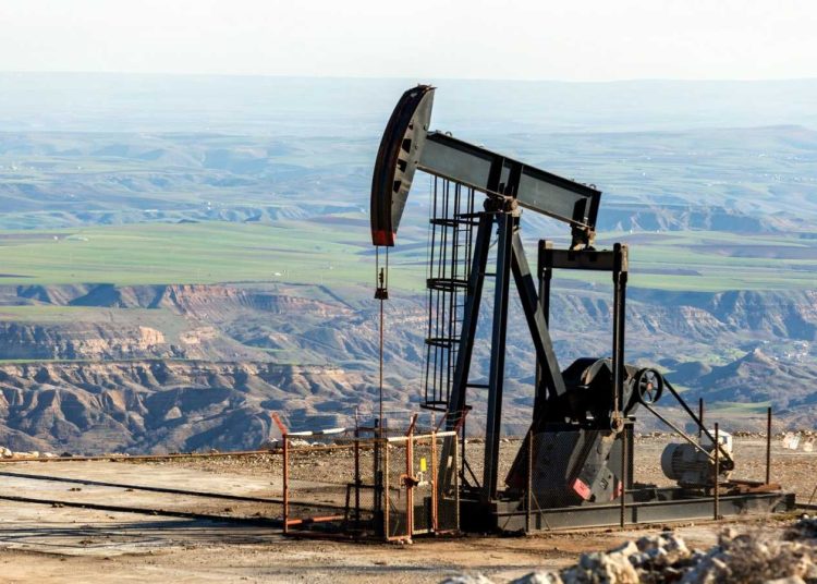 Los ataques de Ucrania a refinerías rusas han ayudado a impulsar los precios del oro negro al alza.