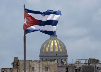 Las iniciativas atacan dos realidades acuciantes para el Gobierno cubano.