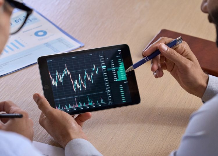 Para recibir los rendimientos generados por las inversiones realizadas, el inversionista debe contar con una cuenta bancaria asociada a su cuenta de corretaje. - Fuente externa.