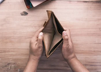 El instructivo explica que las EIF deben publicar las cuentas abandonadas al cierre de cada semestre.