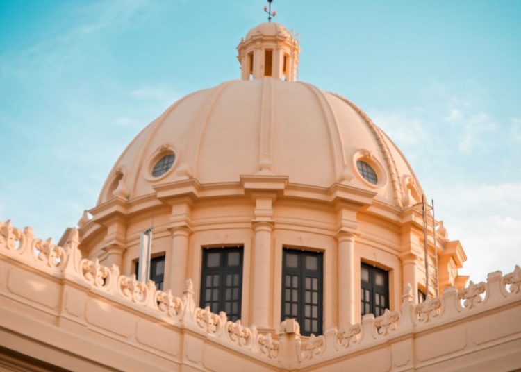 El déficit financiero mostró una variación de RD$15,286.2 millones.