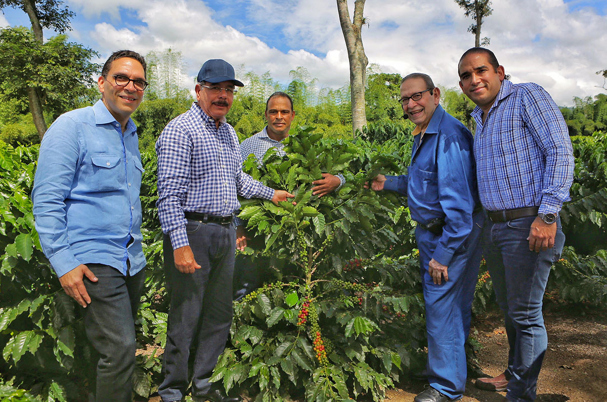 danilo medina cafe induban