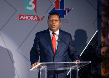 Ahora TV, canal 3 y Catorce TV, se convierten en los primeros dos canales del país en dar cumplimiento al apagón analógico.