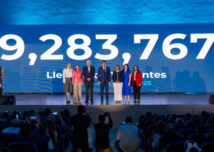 Según datos presentados por Collado, el turismo genera 815,000 empleos y más de US$15,000 millones en divisas.