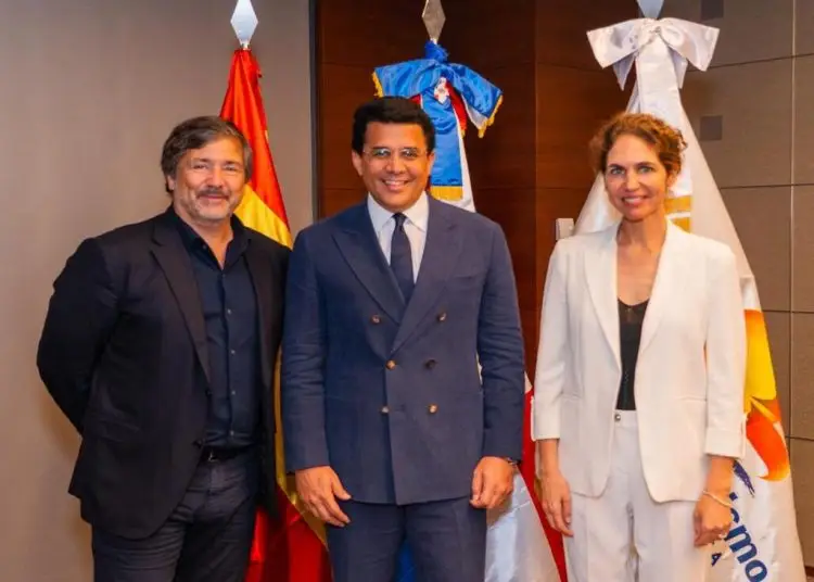 "Estos 18 nuevos vuelos de W2fly, a partir de este mismo mes, es el resultado del esfuerzo que venimos haciendo para seguir recuperando el mercado europeo", dijo el ministro Collado.