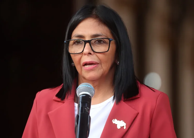 La presidenta encargada anunció estos cambios minutos después de la destitución del general Vladimir Padrino López, tras más de una década como ministro de Defensa en el país.