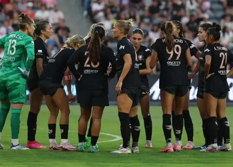 De acuerdo con Forbes, el equipo Angel City FC, de la National Women’s Soccer League (NWSL), fue valorado en US$180 millones en 2024, lo que supera el valor de clubes históricos masculinos en ligas de menor visibilidad.