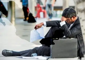 Los trabajadores informales en noviembre totalizaron 32.8 millones, lo que elevó la tasa de informalidad al 54.6%.