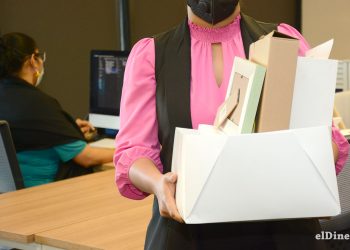 La recuperación de los empleos formales perdidos en 2020 es un reto para la economía dominicana.