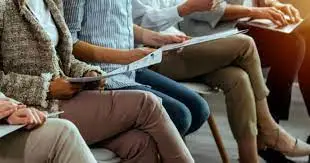 Los principales descensos interanuales de empleos se concentraron en la industria manufacturera, con 175,000 menos personas; la agricultura, ganadería, silvicultura, caza y pesca bajaron en 228,000 personas.