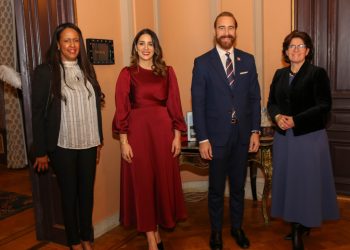 Carlos de la Mota celebra la “Noche Dominicana: café, cacao, ron y tabaco”.