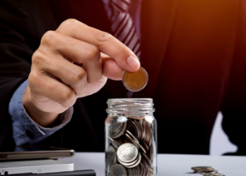 Además, el reciente informe ‘El saqueo continúa: Pobreza y desigualdad extrema, la herencia del colonialismo’, evidencia que la riqueza conjunta de los milmillonarios en 2024 creció tres veces más rápido que en 2023.